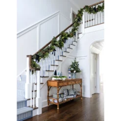 Antiqued Console Table -Sabre Home Decor Sale 1 9199c974 a562 481e 9d1e 392eb8f98160